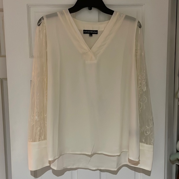 Catherine Malandrino Tops - Catherine Malandrino Cream Lace/Silk like blouse in size large